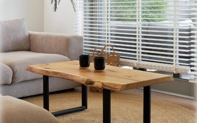 Test de la table basse Iova-Moebel en chêne massif et résine époxy