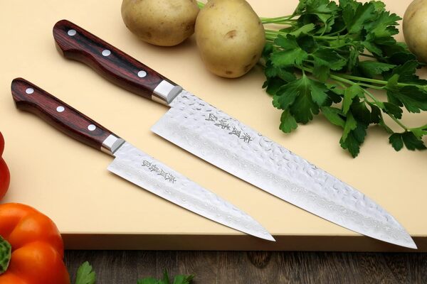 Yoshihiro 16layers martelé Gyuto de Damas 21 cm et Petty 13,5 cm 2PC Ensemble japonais de couteau de chef