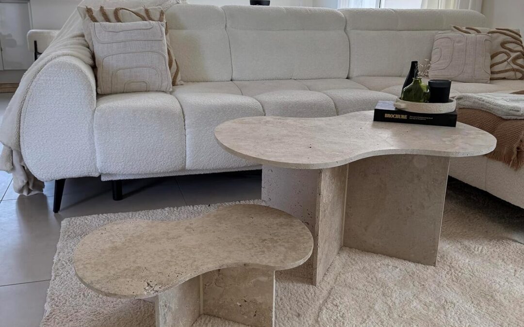 Test de la table basse Travertin Nuage avec extension