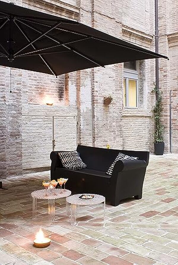 Découvrez notre avis détaillé sur la table Kartell 08500B4 60x60 cm : design élégant et transparent, idéale pour votre intérieur moderne.